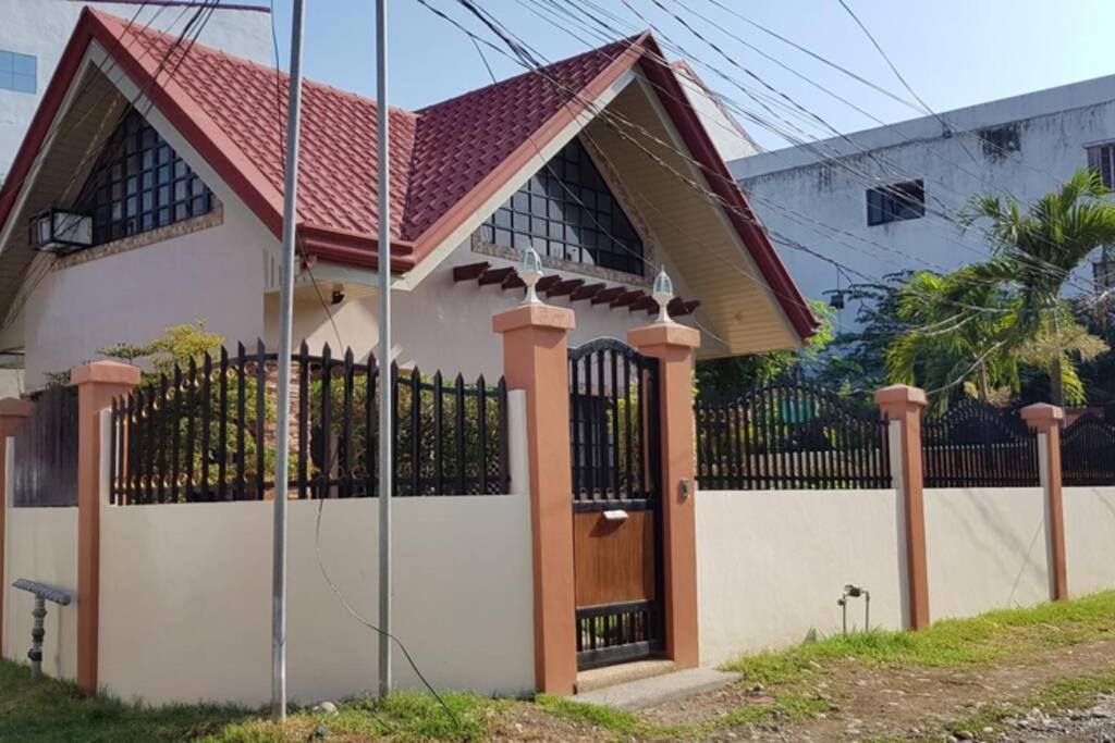 Willa Resthouse Fully Airconditioned W/ Private Parking Tuguegarao Zewnętrze zdjęcie